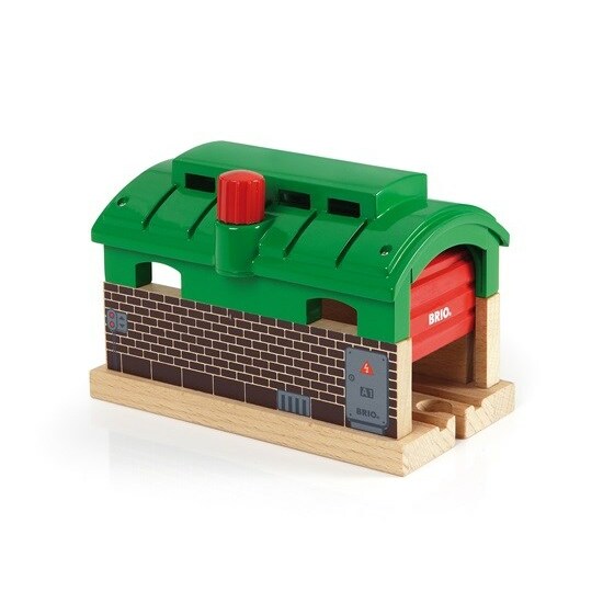 BRIO RAILWAY vilcienu depo, 33574000 |