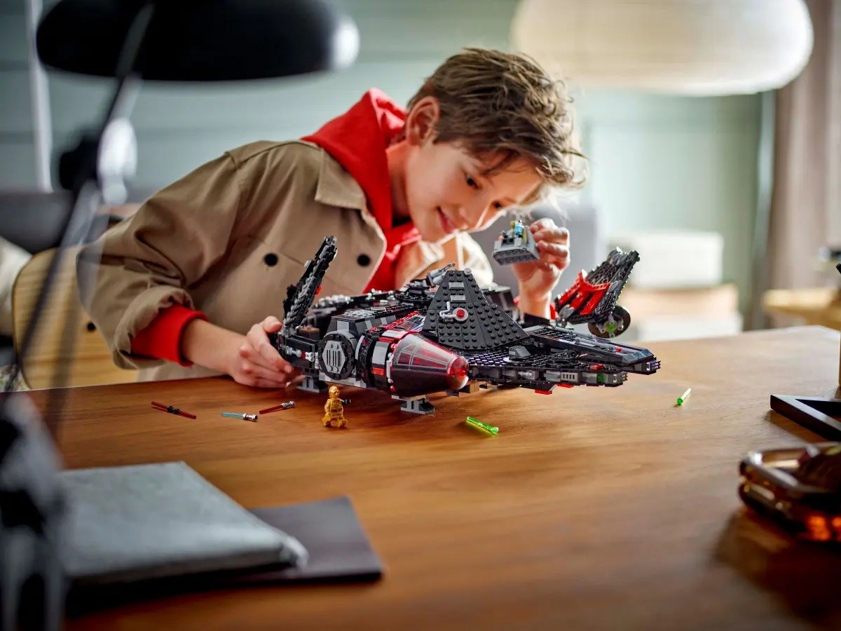 LEGO STAR WARS 75389 The Dark