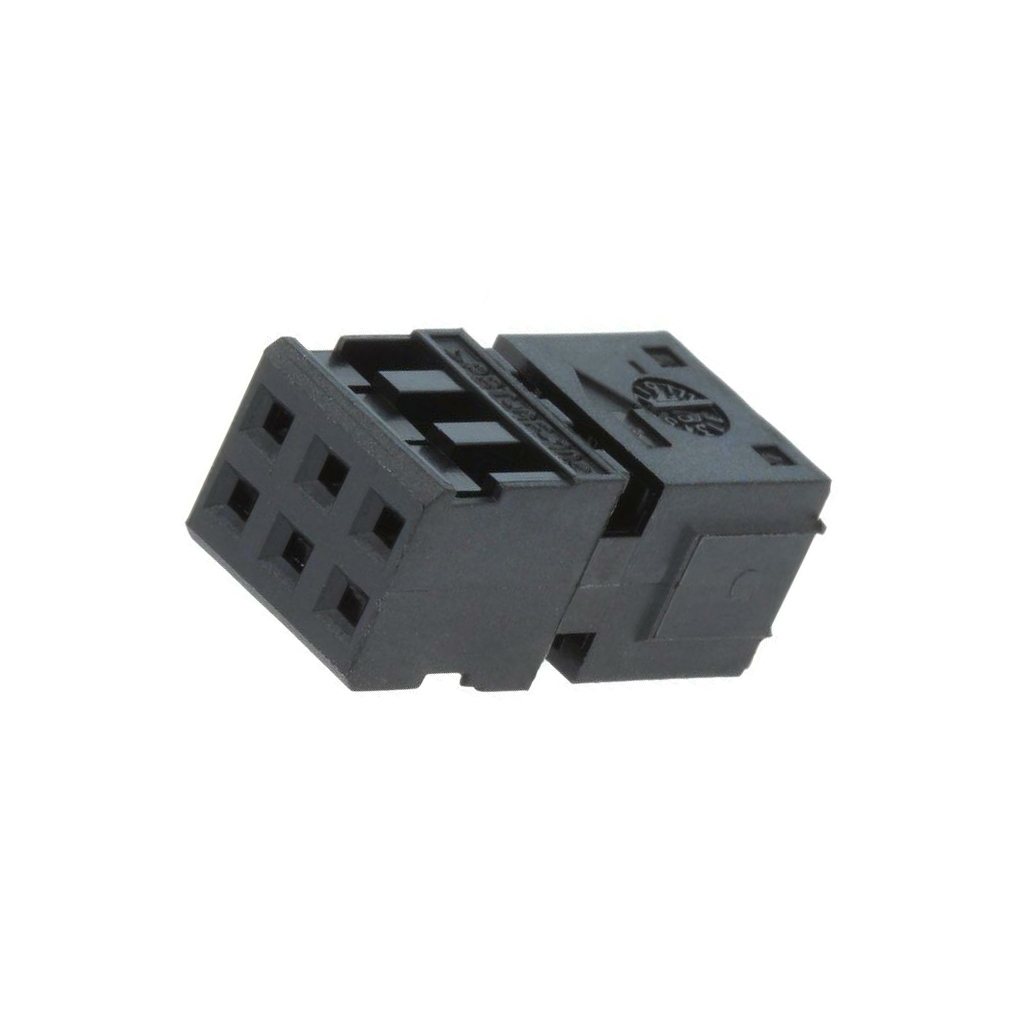 TE CONNECTIVITY Connector: automotive; socket; female
