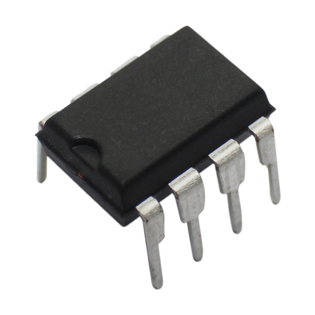 TEXAS INSTRUMENTS IC: operational amplifier; 700kHz