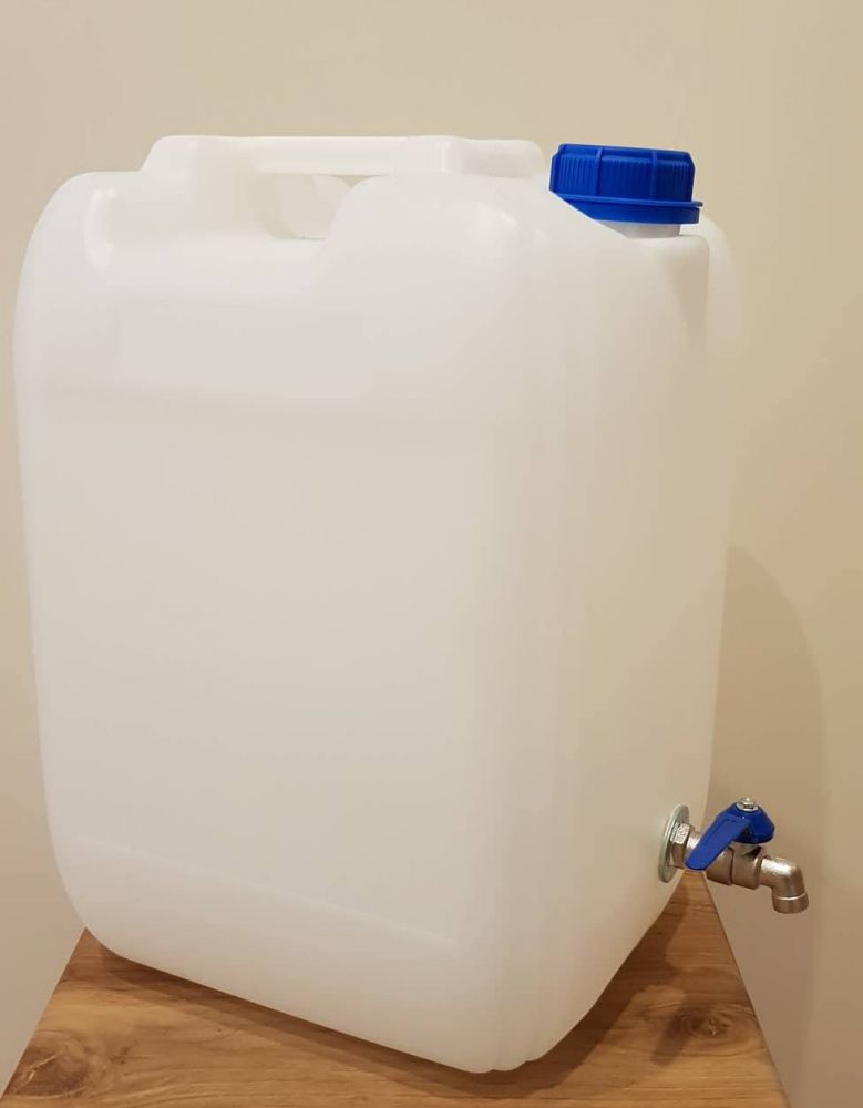 Plastmasas ūdens kanna ar krāniņu 20L